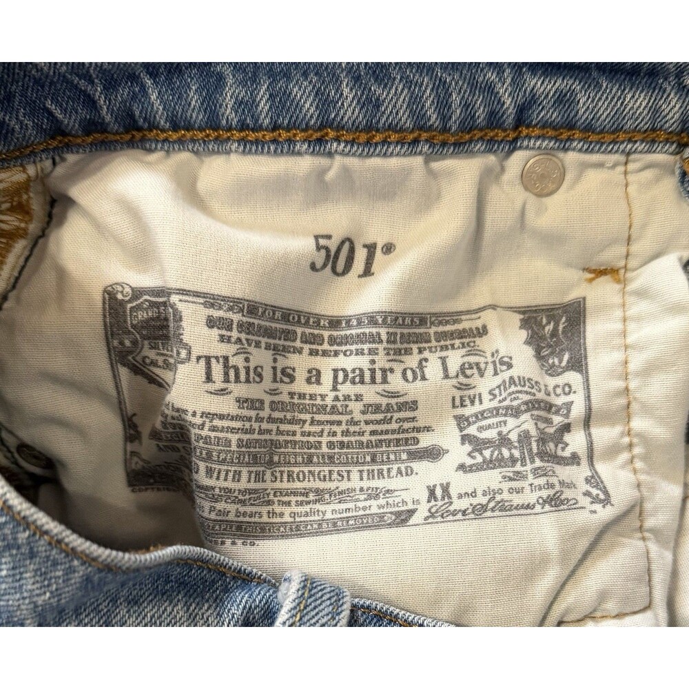 Levi’s 501 Cutoff Shorts Women’s W27 Button Fly Raw Hem Medium Wash Denim - Picture 11 of 12